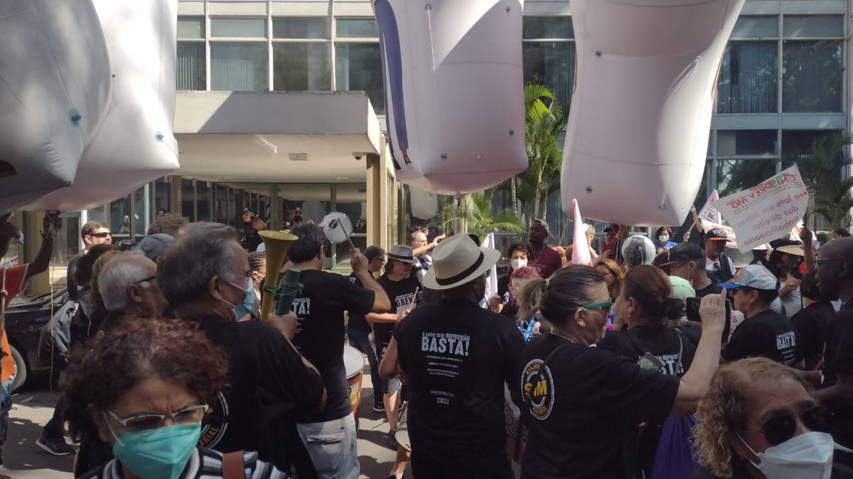 resistencesol's tweet photo. Grande ato na porta do Ministério do Trabalho e Previdência na luta dos trabalhadores em greve!
#SOSINSS
#GreveAtéAVitória https://t.co/SKDAsAZ6tk