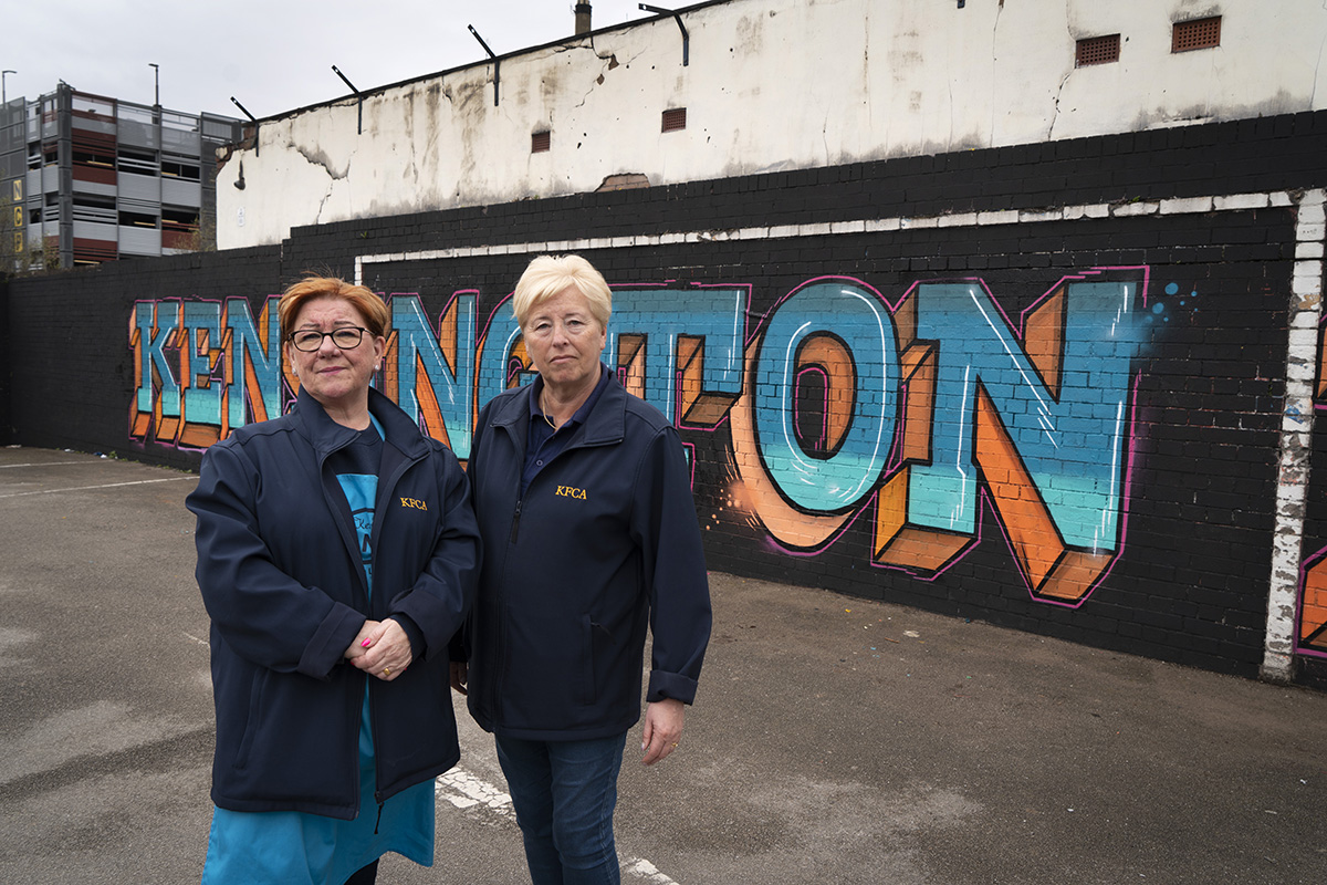 Made in Liverpool: This land is our land is a film released today by <a href="/guardian/">The Guardian</a> that centres on <a href="/myKFCA/">KFCA</a>, their food pantry, frustrations with changes happening in their community &amp; the launch of <a href="/KennyFieldsCLT/">Kensington Fields Community Land Trust</a> #GoodFoodLiverpool
<a href="/JohnDomokos/">John Domokos</a> @jencanjump
🔗theguardian.com/uk-news/video/…