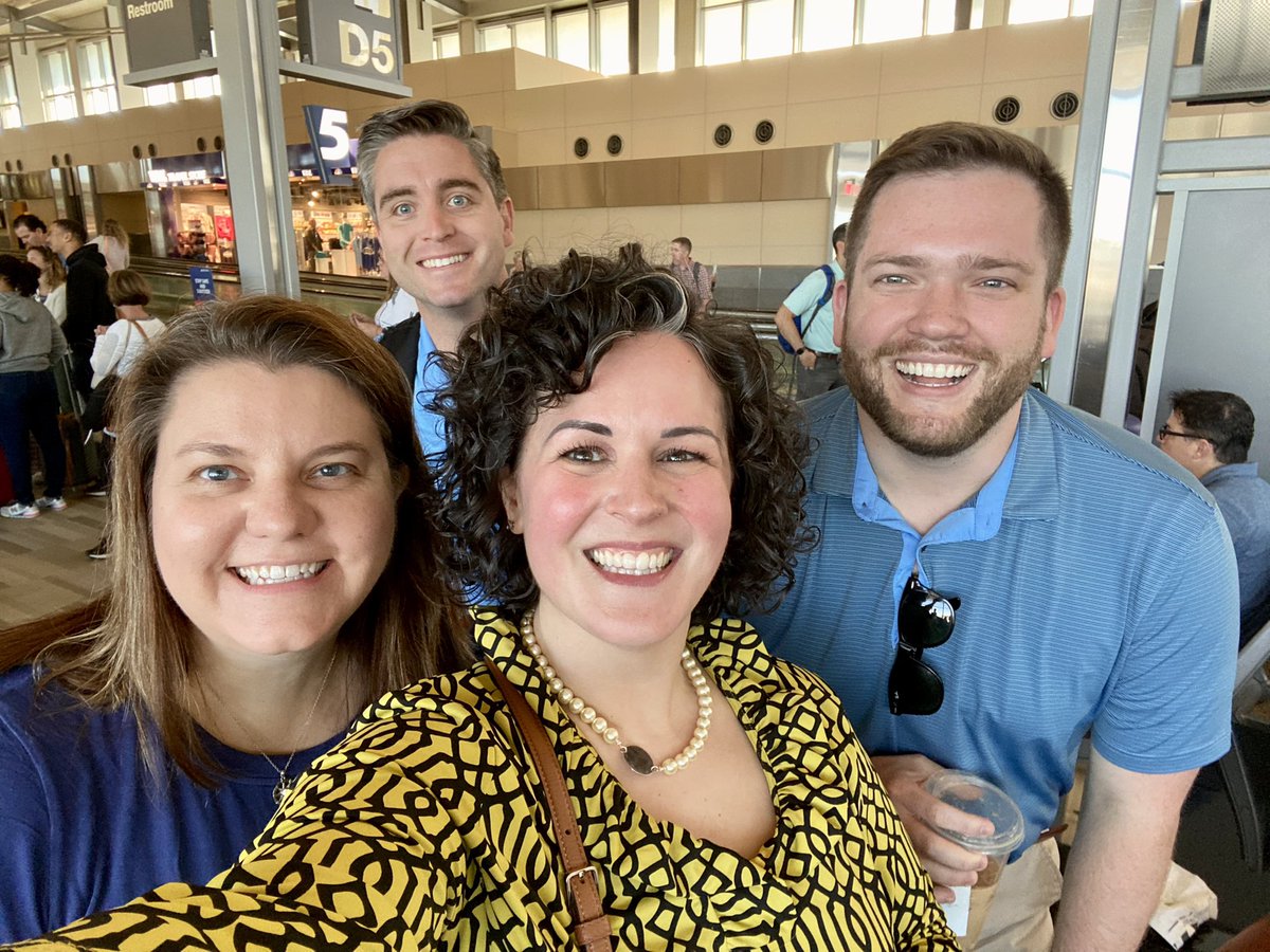 AmyKStrecker's tweet photo. Our #Raleigh crew is headed to @StPeteFL for our dept mtg! Excited to see fab @DukeEnergy colleagues and looking forward to hearing from @DE_FLPresident and learning more about the outstanding work in FL! @louismduke @SarahBWray https://t.co/NE7lgfHGAe