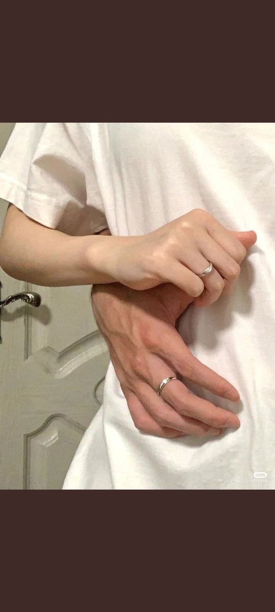 Ann1814i_j's tweet photo. คุณ สารินคะคุณจะช่วยแฟนคลับดัน #อินจ็อบ มีแฟนมิตกับละครคู่กันอีกคะ แฟนคลับรับไม่ได้กับตอนจบของเต้าหู้ #TalkwithINN https://t.co/CTHdvBMcR3