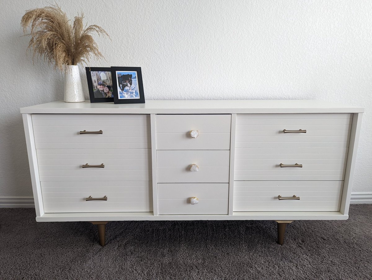 Bell_arms's tweet photo. I am a DIY queen 💪🏻

*Not pictured: my mom who did 90% of the work. https://t.co/OMVCMqNHa0