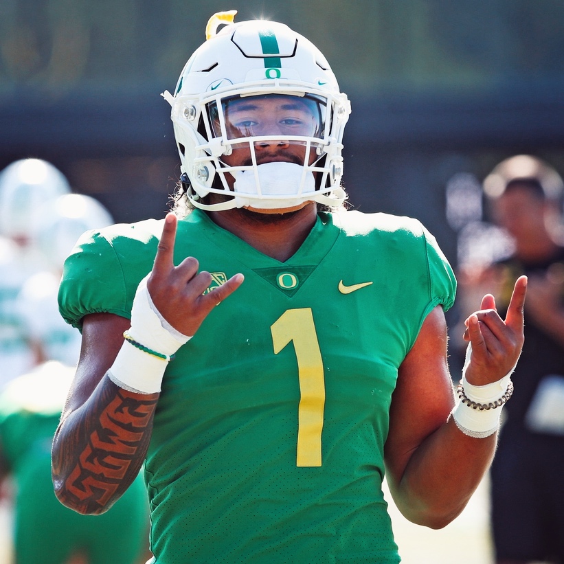 Pac-12 LBs with the most coverage snaps played without allowing a TD last year

1️⃣ Noah Sewell: 413
2️⃣ Omar Speights: 361
3️⃣ Nephi Sewell: 359