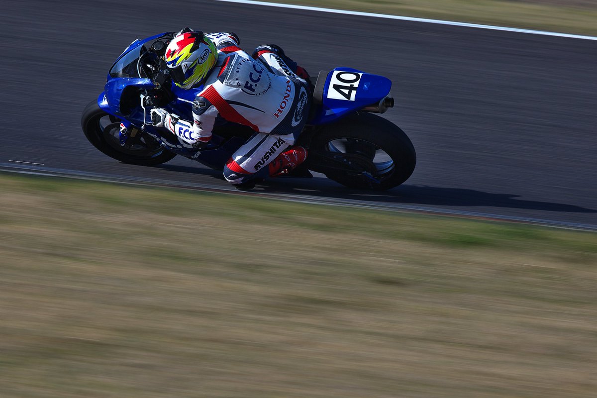 takusuzu's tweet photo. 2022.4.10　鈴鹿サンデーロードレース 第2戦

ST600（Revival）
No.40　長谷川 聖 （Team F.C.C.）

#コロナに負けない
#長谷川聖 #TeamFCC
#鈴鹿サンデーロードレース #鈴鹿サーキット #SUZUKACIRCUIT
#モータースポーツ
#motorsports #motorsport
#motorsportsphotographer https://t.co/7agFBI78Ss