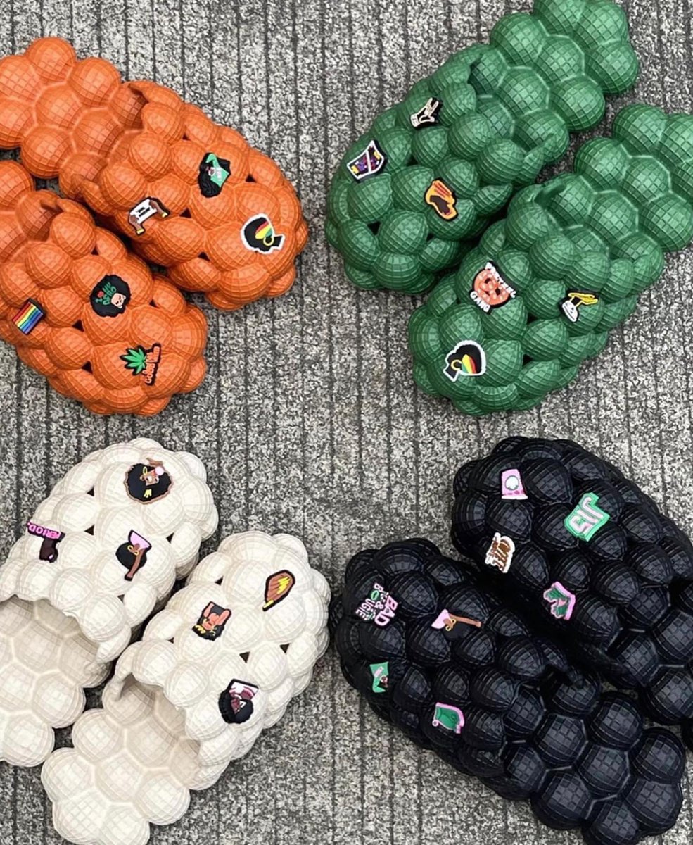 JAdoreLLC_'s tweet photo. Not only do we sell lashes but we also sell comfortable &amp; unique Ba$ic Bubble Slides !😻

When comfort meets style! 👟

https://t.co/II6zncyecX https://t.co/3r1hOHHmUD