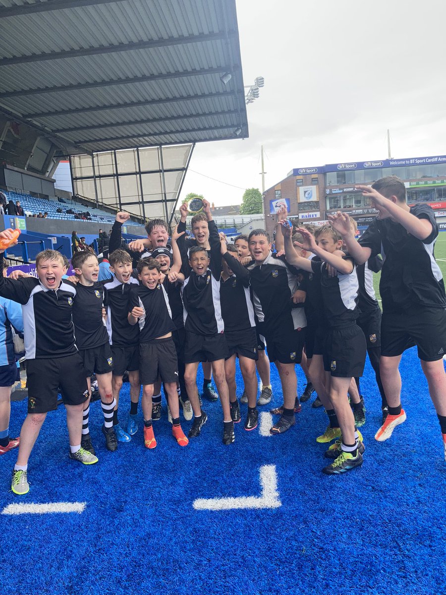 EasternHrugby's tweet photo. Success for our year 8 boys winning the Cardiff schools plate, beating a determined and gutsy @StIlltydsPEDept. Chuffed for these lads who have worked hard as a team all year. Great to finish the season with a trophy! https://t.co/6jcdgSkNeP