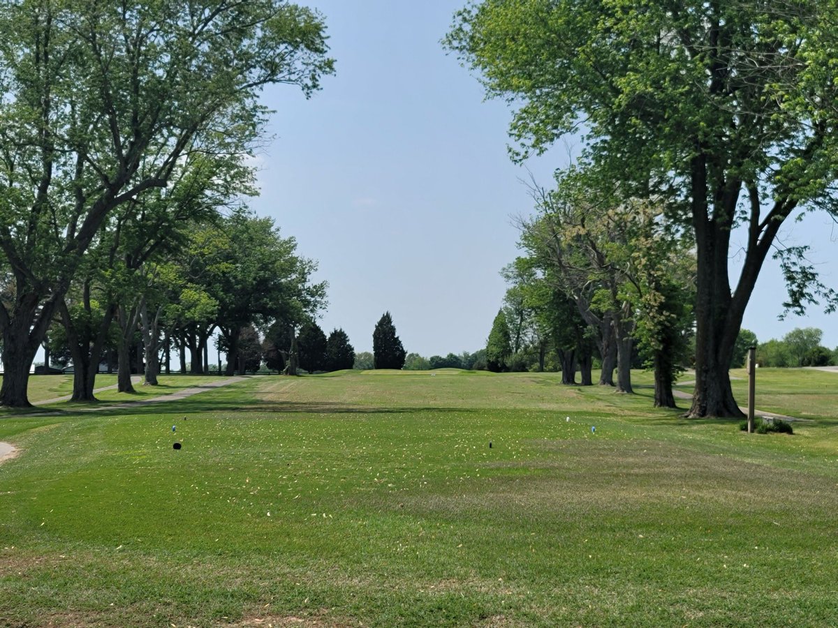 WillowOaksGolf's tweet photo. It’s too beautiful not to be playing golf! ⛳️ #wednesdaythought #betterinthebarrens #golftalk #wogc https://t.co/WTsanG1cMD