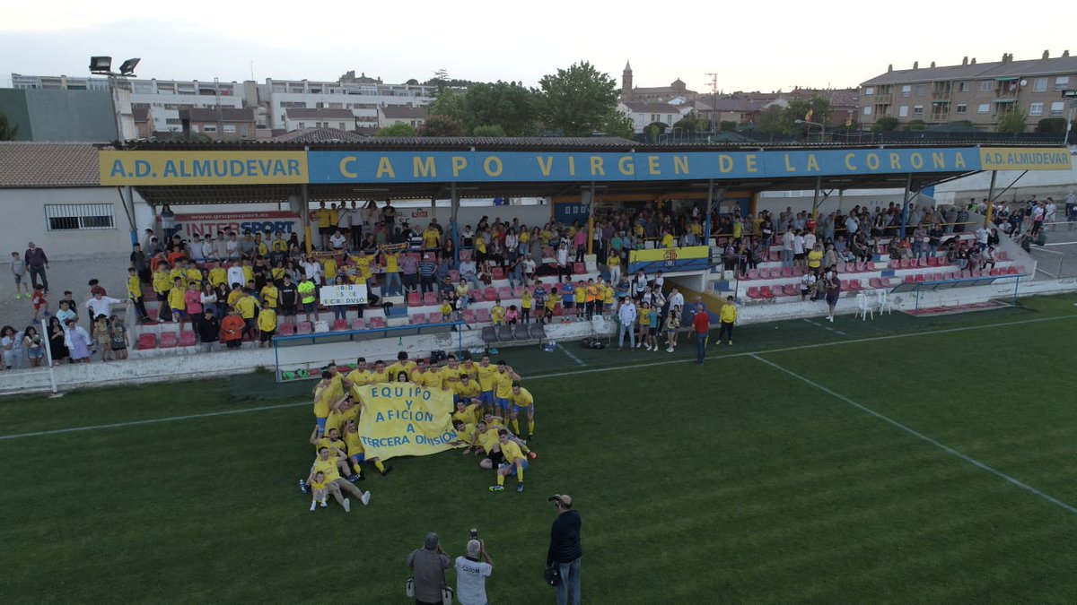 ADAlmudevar's tweet photo. ‼️SOMOS DE TERCERA‼️

#VamosAlmudévar 💛 💙 https://t.co/FH0l4LPkKc