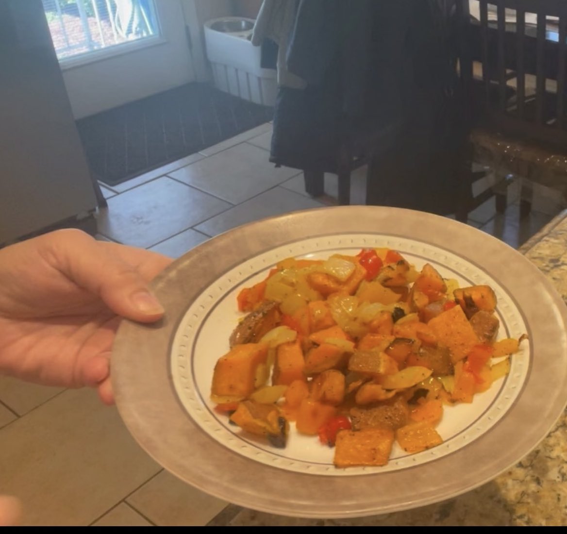 JoannLovealways's tweet photo. The first recipe I share, “Sweet Potato Hash,” is from @ww. Whether you are currently on the program or not, If you’re a fan of sweet potatoes, this one is for you. Direct link in bio. #brunch #brunchrecipes #breakfastideas #ww #wwrecipes #sweetpotatohash https://t.co/8cCVuoHo66
