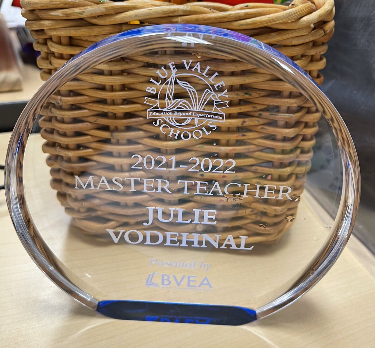 What an honor to be chosen by my colleagues to represent <a href="/CedarHillsElem/">Cedar Hills Elementary</a> as their #ksed Master Teacher nominee this school year! It was a great surprise to receive this beautiful award this morning! Thanks <a href="/bveducators/">Blue Valley Education Association</a>!