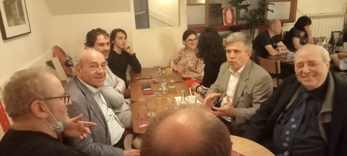Reconquete75010's tweet photo. Rencontre animée avec le candidat #Reconquete de la cinquième circonscription de Paris #legislatives 
@Yann__Gautier https://t.co/j6cDSVf74j