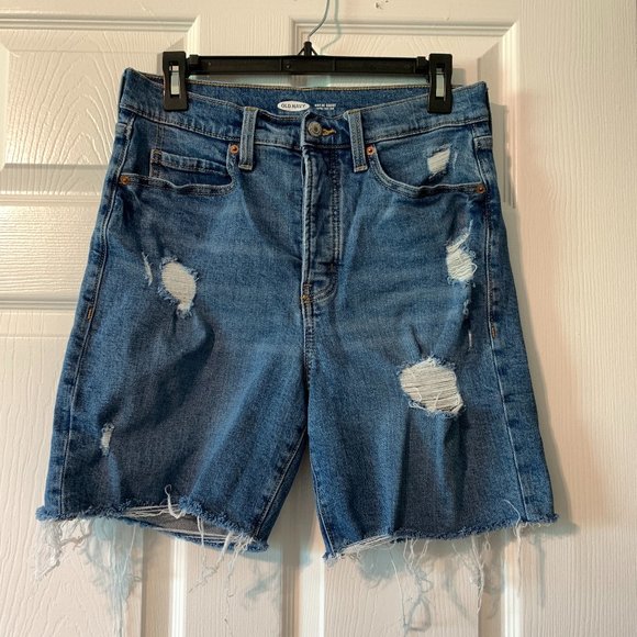 10xvintage's tweet photo. So good I had to share! Check out all the items I'm loving on @Poshmarkapp #poshmark #fashion #style #shopmycloset #hollister #fety #oldnavy: https://t.co/0HJvkiPoXh https://t.co/oBga8eTQbt