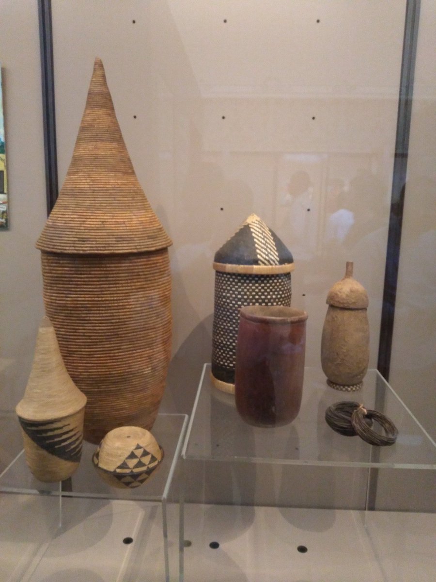 OtoAsael's tweet photo. Musée de #Tervuren ,les seuls éléments en provenance du @Burundi que j'ai pu voire au #Musée de @Tervuren.
Où est passé #Karyenda?
#Décolonialité des #musées
#JUTRA @ArushaExit
@ValerieArnould @UCLouvain_be @ASC_UCLA @ULBruxelles @ElviJimmy https://t.co/UQoHVfwukE