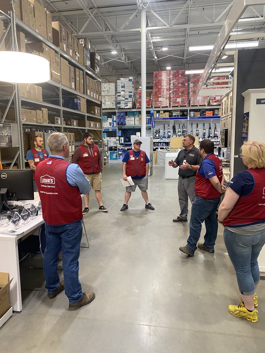 1195Lowes's tweet photo. We had a great #SpecialtySpotlight this week with our @schluterNA rep stopping by to talk about the quality flooring systems, and the support of a local business in our backyard! @Anthony_Battle1 @EamonnG84 @specialtylowes https://t.co/UwZBiXsBia