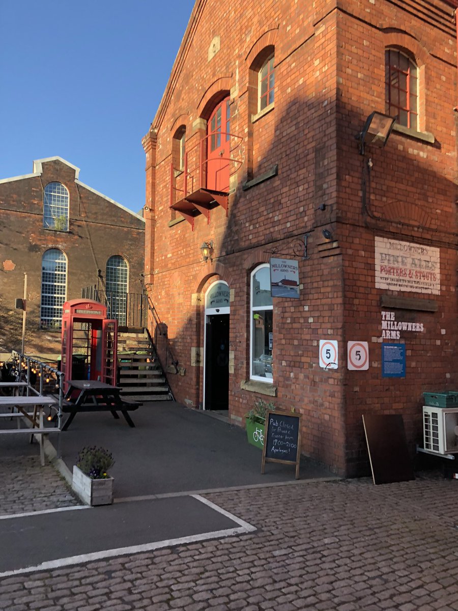 SteelmekkerM's tweet photo. Just at the launch of Stan IPA with @LMBrewing at the #MillownersArms lovely beer and great company. Banners also supplied by @AyupPrint #Sheffield #Beer #History https://t.co/O9XTwqjjtY