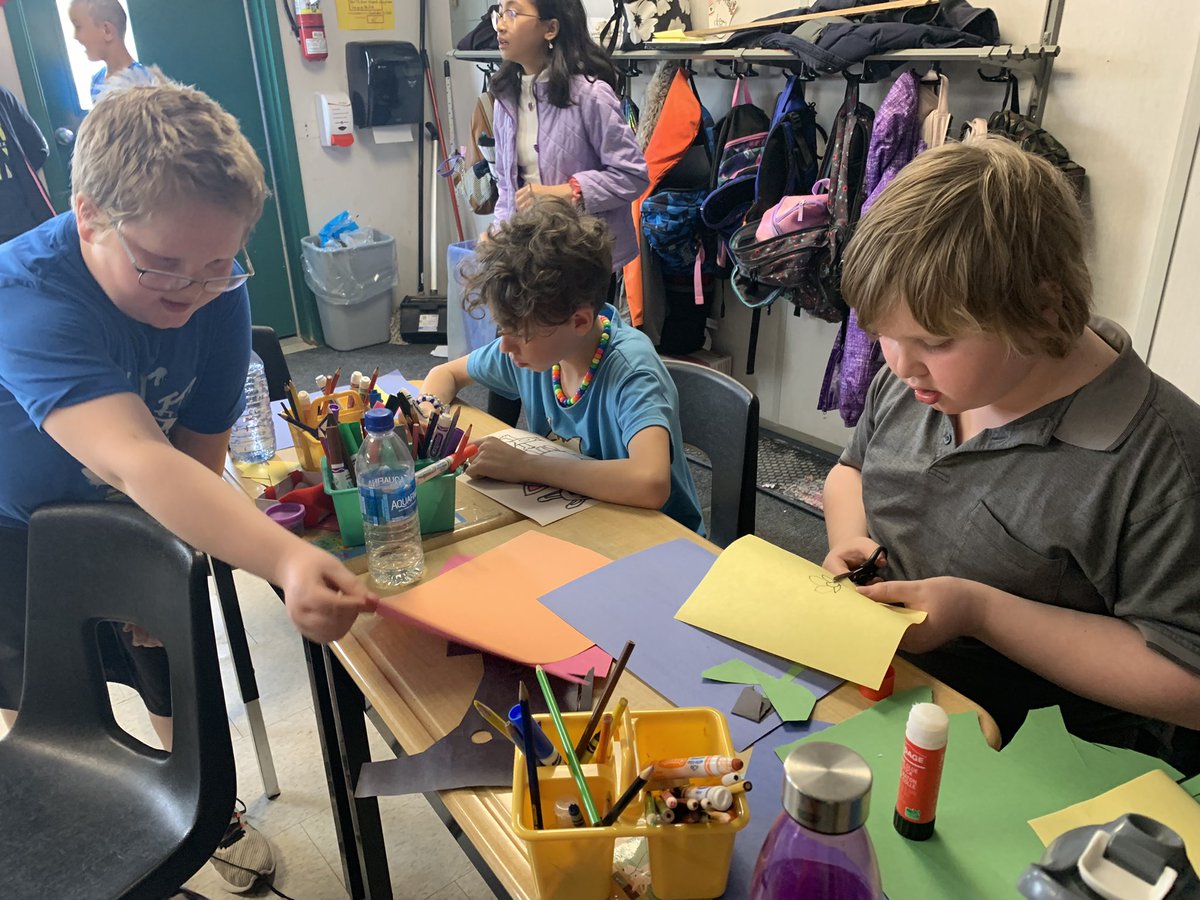 mswipersroom's tweet photo. Collaborative art with our friends in Rise and Gains today. #inclusion @mdbennie https://t.co/Mb9E0uYQMN