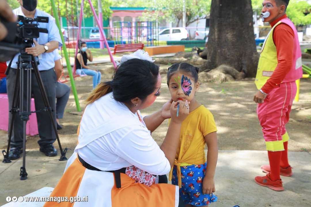 GuerrilleroUVE's tweet photo. 🤹🏼‍♀️Esta mañana hicimos entrega a las familias del barrio San Ignacio del Distrito III, las #obras de remozamiento y #embellecimiento del #parque comunitario.
#Nicaragua https://t.co/pNeA9KN8QR