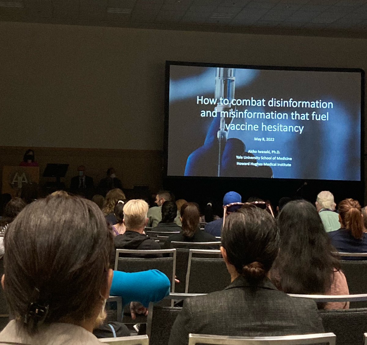 EleonoraSala12's tweet photo. Back to Italy! Full of happiness for my first time in the U.S.! #AAI2022 was an amazing experience, I had the chance to present my poster to many people and I learned a lot of new things from the best scientists!Thanks to my mentor @MirelaKuka for giving me this possibility 😊 https://t.co/4mLy4BAwBq