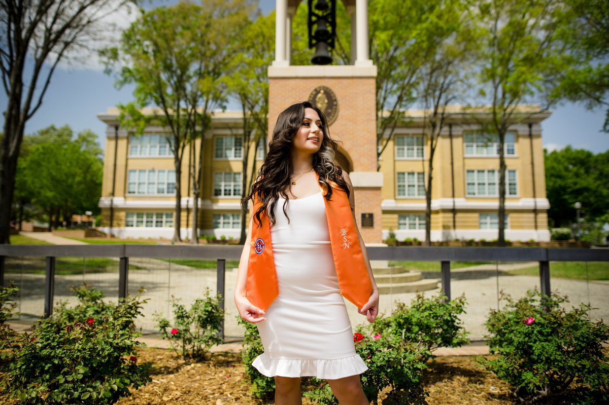 bigbootayhoes's tweet photo. 3 days away🎓
Sam Houston State University 
May 14th 2022 I 2:30 
✨Bachelor of Science in Nursing 
✨Minor in Psychology 
✨Deans list x6
✨Sigma Lambda Gamma Sorority, Inc. 
✨Emergency Room Nurse position secured https://t.co/MgNNSlQgXs