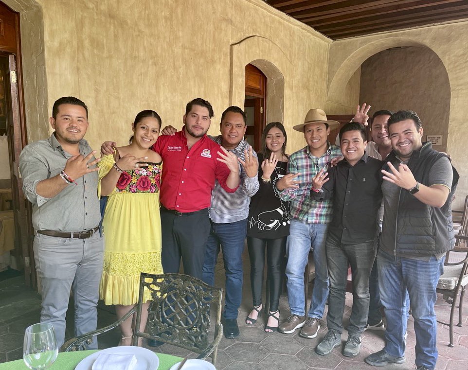 juliomoriba's tweet photo. Agradezco y Reconozco el liderazgo que cada uno de los sectores y organizaciones juveniles de mi partido tiene, #VJA #JP #FOOJ #SMJ #EJR hoy trabajamos en unidad y comprometidos con nuestra dirigencia nacional @CarlosGMancilla , juntos con el #🅰️🅰️🅰️ @_AvilesAlvarez https://t.co/9USF9vy55X