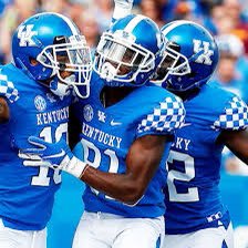 datboy_dd's tweet photo. I’m Grateful to receive opportunity to further my Academic &amp; Football future with an ⭕️ffer from The University Of Kentucky. #GoCats #BigBlue @RivalsFriedman @jwindon35 @Mansell247 @RivalsJohnson @Rivals @RecruitGeorgia @ELammers_Rivals @CoachSean_CAV https://t.co/K3XmyKmChq