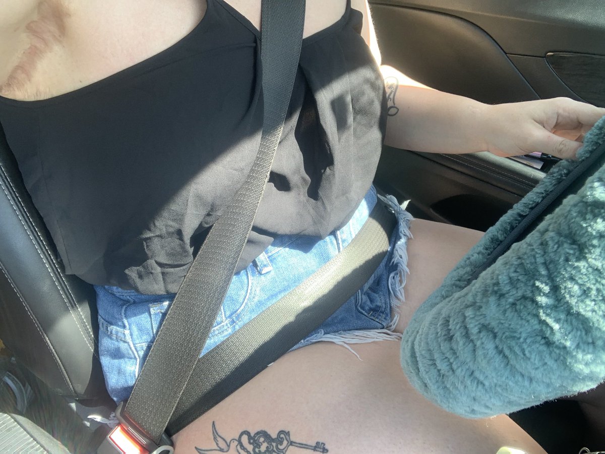 Kaybaby421's tweet photo. I live for the warm weather π₯°π₯° #thick #thighs #tattoos #ofchick #Chubby https://t.co/X9o0ejIVSj