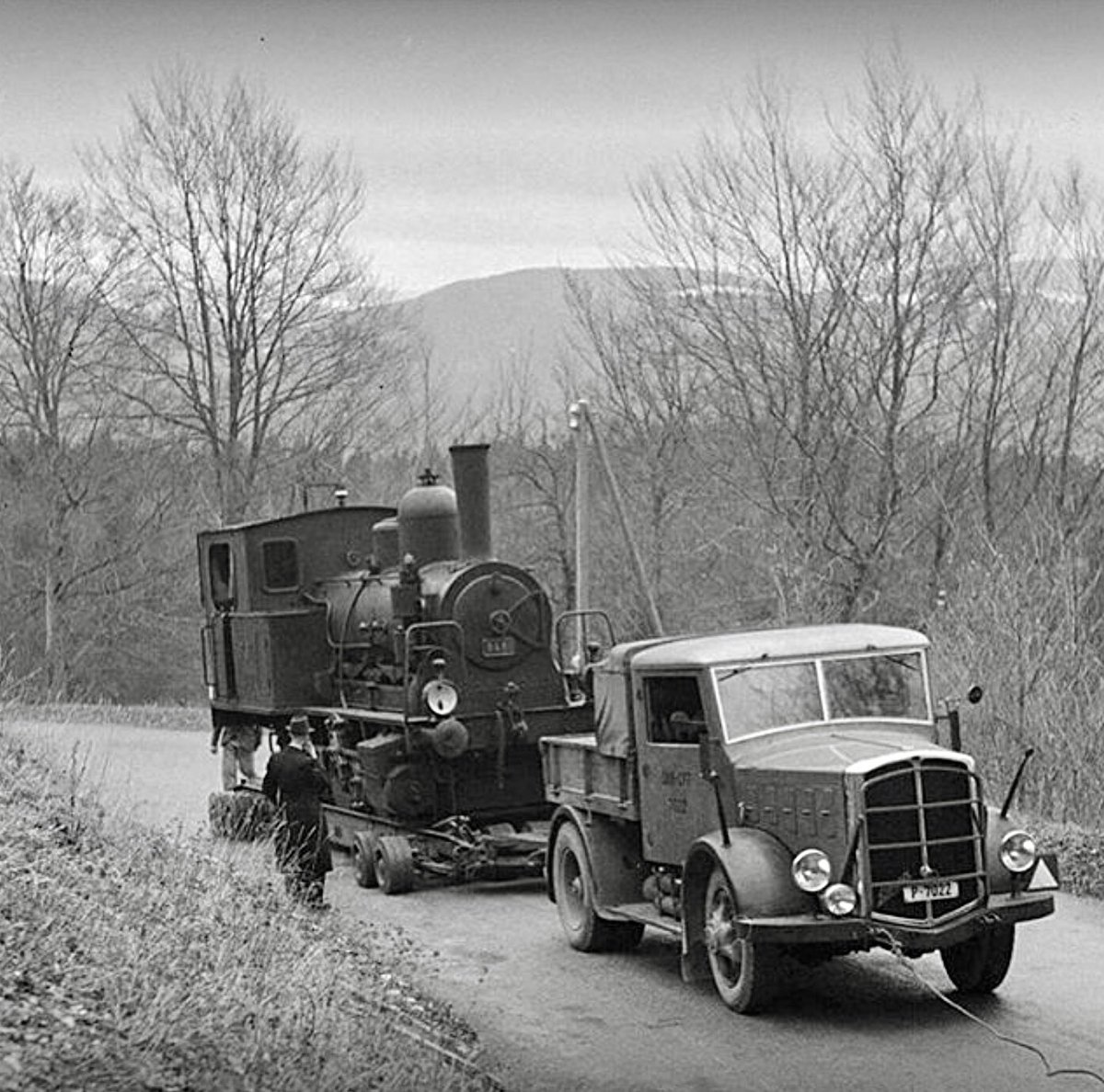 tytantinus's tweet photo. This seems to be the wrong way round #powerpic #photography #blackandwhite #locomotive #history https://t.co/WkyoEvhoxw