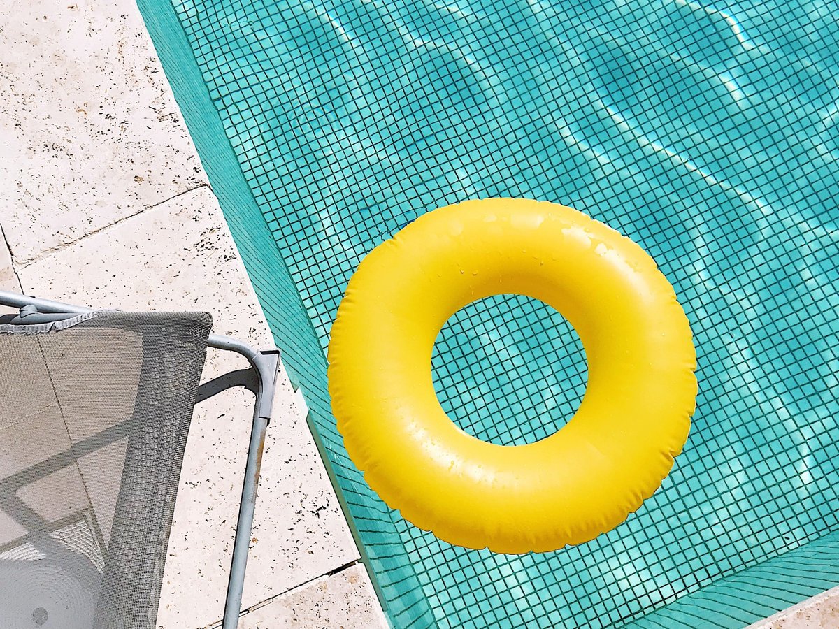 #MelJayVikWeek Day 4 - AU

"Boxer briefs", he rumbled. "You owe me twenty."
Eyebrows drawing together she looked over at the pool boy.
"Oh no, no, no..." She shook her head rather vehemently. "I don't owe you anything yet."

archiveofourown.org/works/38861949…