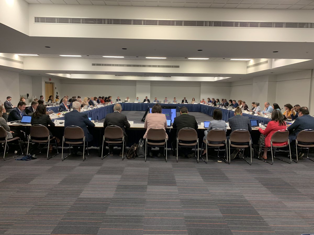 UMQuebec's tweet photo. Plus d’une cinquantaine d’élues et d’élus de toutes les régions participent cet après-midi à @quebeccongres à la réunion du conseil d’administration de l’#UMQ à la veille des #AssisesUMQ.

#polmun https://t.co/9Bu8ETDYsW