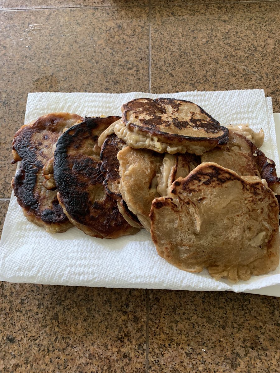 tjradway7's tweet image. Hey guys, I did cooking some of the Jamaican Banana Fritters for lunch and it was taste delicious, but I cut into pieces and I’m so proud to be a chef! #jamaicanbananafritters #bananafritters #texaschef #chef #cooking 👨🏾‍🍳🍳🇯🇲🍌👨🏾‍🍳🍌🍳🇯🇲