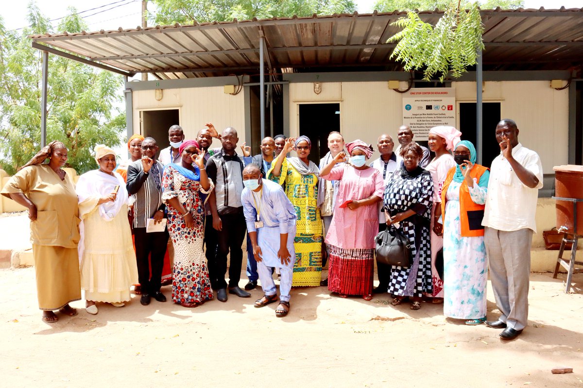unfpa_mali's tweet photo. Mission conjointe de suivi des interventions en santé maternelle appuyées par #UNFPA à #Koulikoro.

Le Rep @sassyves a visité le One Stop Center de la région, initié sous financement #Spotlight_Initiative en 2021, le guichet unique enregistre plus de 100 cas de #VBG à nos jours. https://t.co/yguq0879ib
