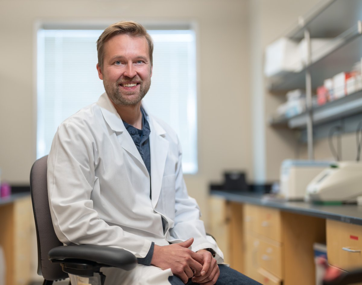 MoranEyeCenter's tweet image. Discoveries from our vision scientists @fvinberg @neurofim @BWJones, &amp;amp; Silke Becker, MD just published in @Nature could transform brain and vision research! Frans Vinberg, PhD, left; Fatima Abbas, PhD, right. #retina bit.ly/3wk59Iu