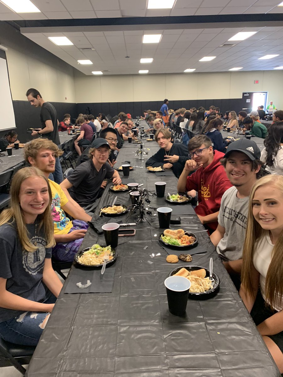 2022Campus's tweet photo. More senior luncheon photos! https://t.co/x6EYfsFsZc