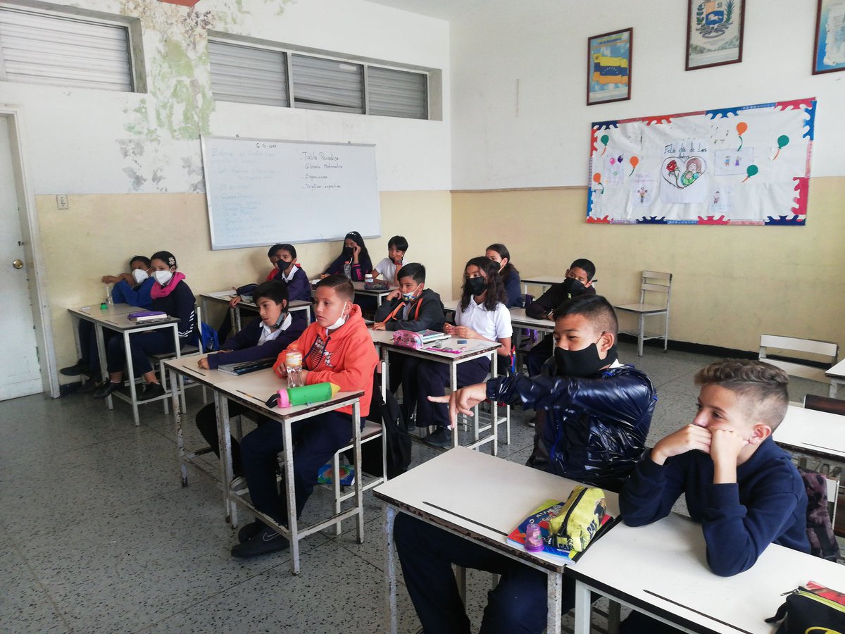 anabriceo8's tweet photo. Desde el Mega Infocentro Mérida Activos en la Escuela Gladys Celina Lobo de Carnevalis en el Taller Básico del Computador y sus partes. Alumnos de 4to y 6to Grado @NicolasMaduro. @LuisinfoVe
. @InfoBcMerida. @InfoM3rida1 https://t.co/yuQSVx4fUi