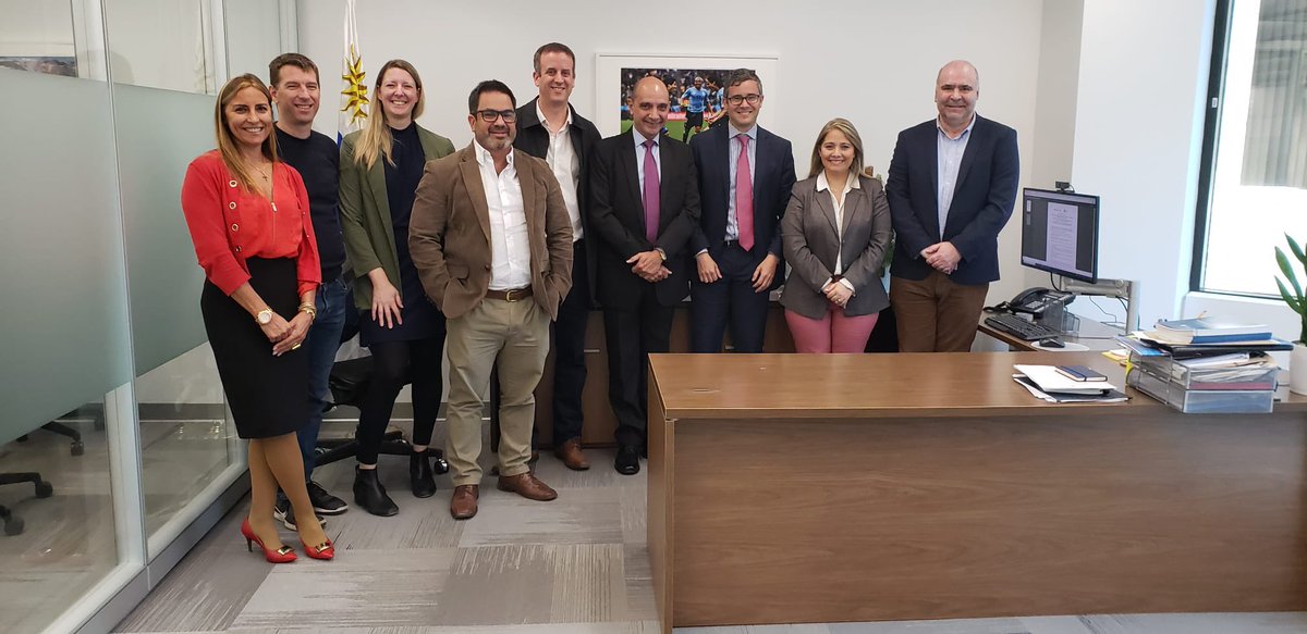 IRCCAuruguay's tweet photo. Extensa jornada de trabajo de nuestra delegación en la Embajada Uruguaya en Ottawa con la participación del Embajador Martín Vidal, planificando las futuras actividades que el instituto desarrollará en territorio canadiense. https://t.co/0qR6ibKxPl