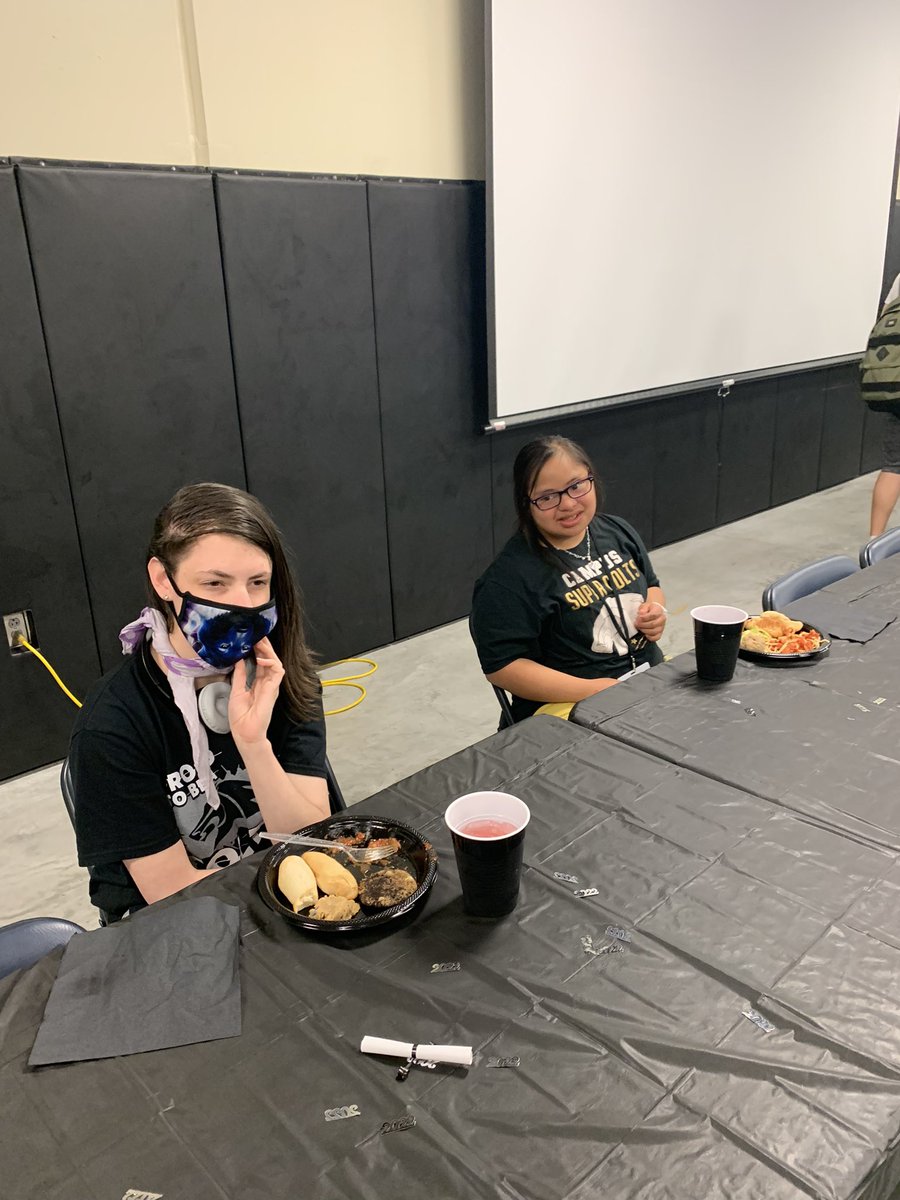 2022Campus's tweet photo. More senior luncheon pictures! https://t.co/9mFT1ocvkF