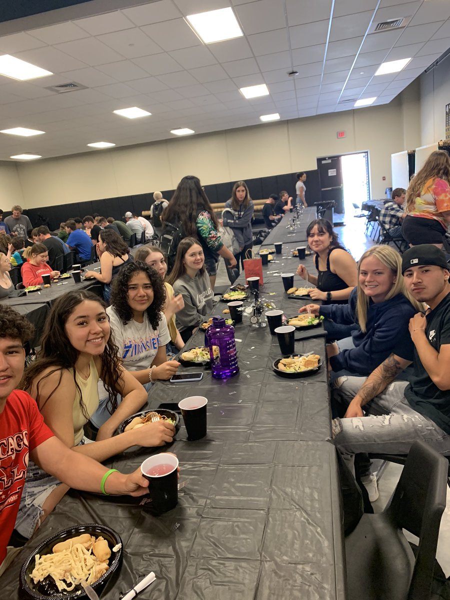2022Campus's tweet photo. More senior luncheon pictures! https://t.co/9mFT1ocvkF