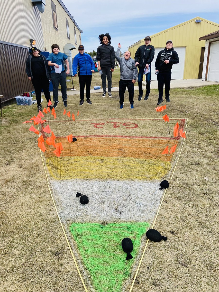 _StaySharpe's tweet photo. โ ๏ธ Next generation learning AG! ๐คฉ
Having a blast talking about herbicides aka integrated weed mgmt & #defyresistance at the @N4LCanada Climart Smart Day! @CPSChargers @SchoolMacdonald #igrewmind #learnag @SharpeAgronomy https://t.co/eMjaAisOMQ