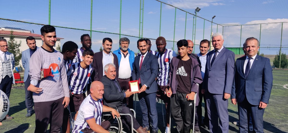 serdar_bsk's tweet photo. 10-16 mayis engelliler farkındalık gününde s.urfa ceza infaz kurumu personel. Kader mahkumları ile ampute futbol takımımız dostluk maçında bir araya geldiler. Bu organizasyonu hazırlayan cezaevi savcısı sn @GokhanKymc90 ve hocamiz @NsrtYslcyr teşekkür ediyoruz
@adalet_bakanlik https://t.co/BEENlWMApB