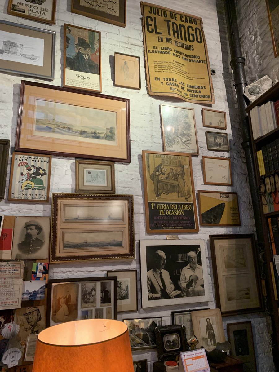 AlvaroVargasLl's tweet photo. Nuestra infaltable visita a la librería más hermosa del mundo, “Linardi y Risso”, en Montevideo. https://t.co/zy2SX7vC9s