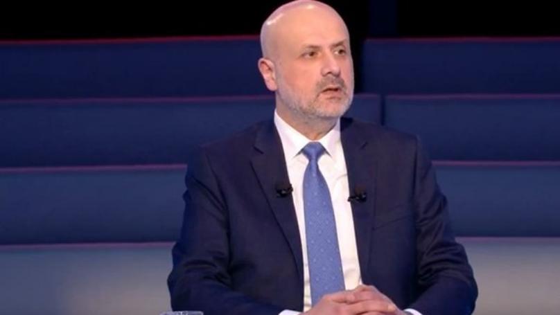 MTVLebanonNews's tweet photo. مولوي لـmtv: الرئيس عون هو من رفض تمرير موضوع تجديد جوازات السفر المنتهية الصلاحيّة لاستخدامها للتصويت في الانتخابات في جلسة مجلس الوزراء الأخيرة
@MawlawiBassam 
@sarelwa2et 
#صار_الوقت https://t.co/WX481H0LwZ