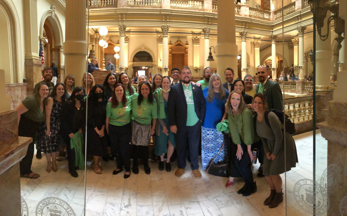 becca_curry's tweet photo. This team + so many more who have spent hours, days, years fighting to protect communities from toxic industrial pollution!!! WE JUST PASSED HB1244 TO ADDRESS AIR TOXICS!!! https://t.co/xv64PKxVzW