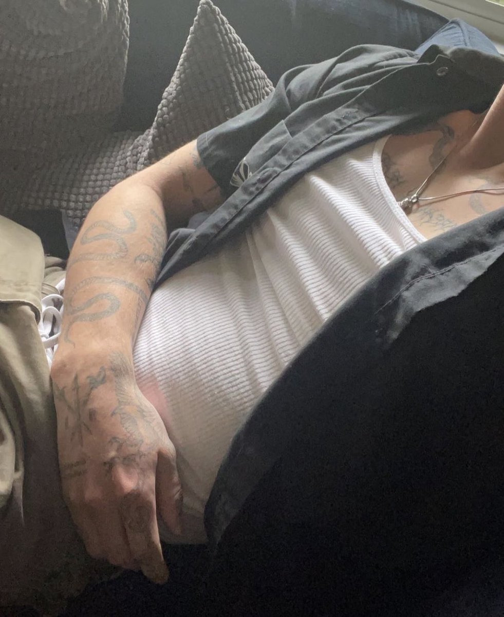 since I haven’t uploaded any selfies lately.