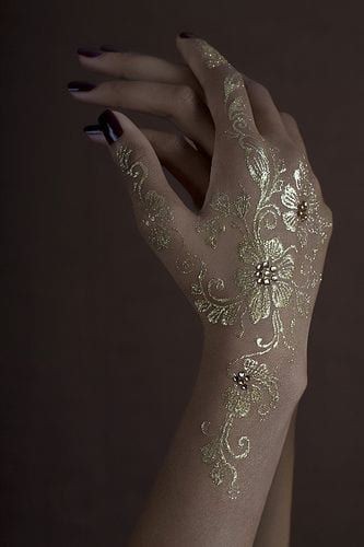 navoleanndra's tweet image. # Untuk diri saya di masa depan 

• saya selalu takut dan khawatir tentang bagaimana hidup saya nanti. Sebab bahagia nya saya cenderung berbeda dengan orang kebanyakan, saya paham dan saya tau mimpi saya. Itulah yang membuat saya takut di paksa mengikuti kebahagiaan tersebut