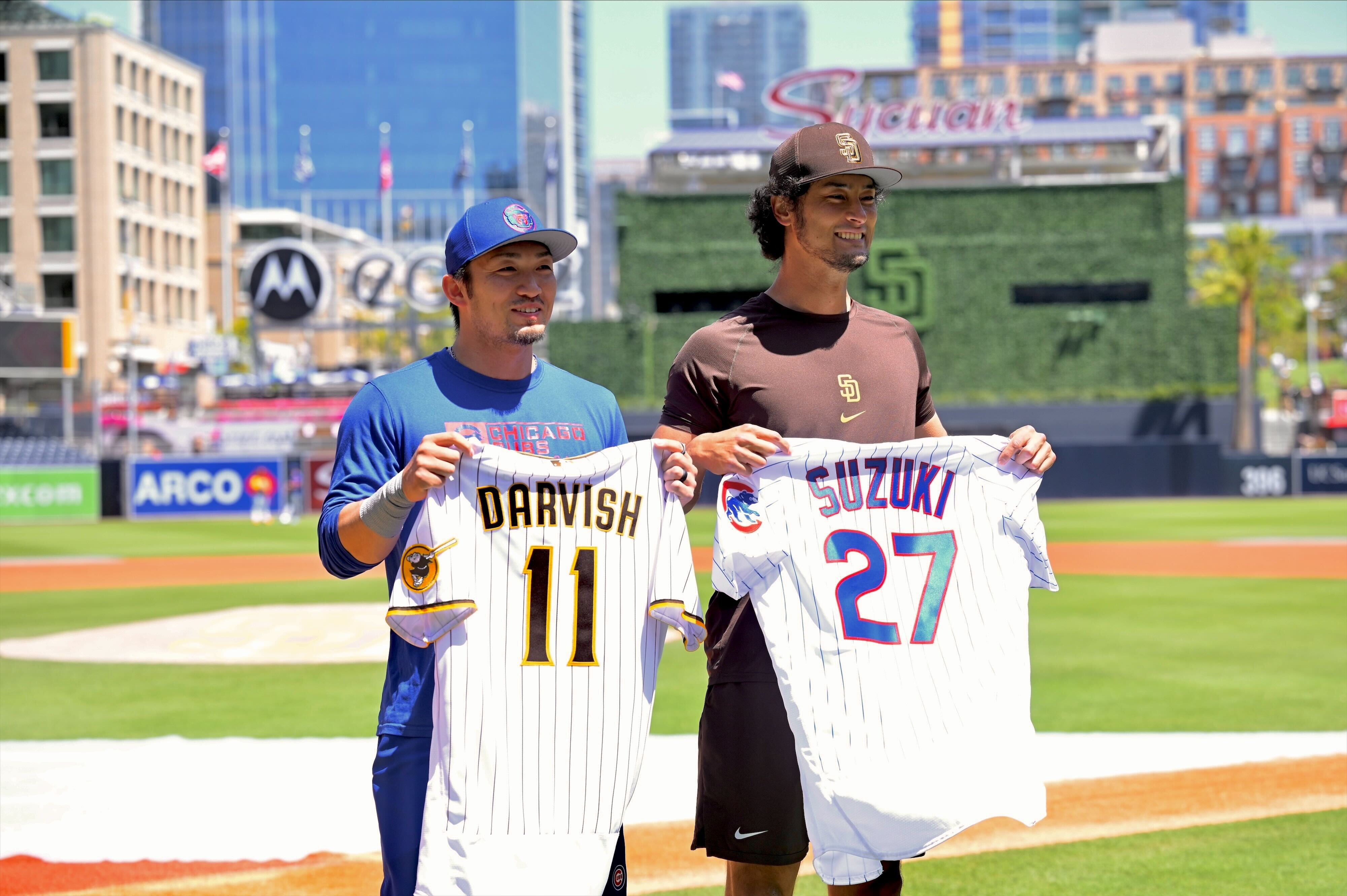 Chicago Cubs on X: Seiya Suzuki and Yu Darvish exchange jerseys!  @suzuki_seiya_sb @faridyu  / X