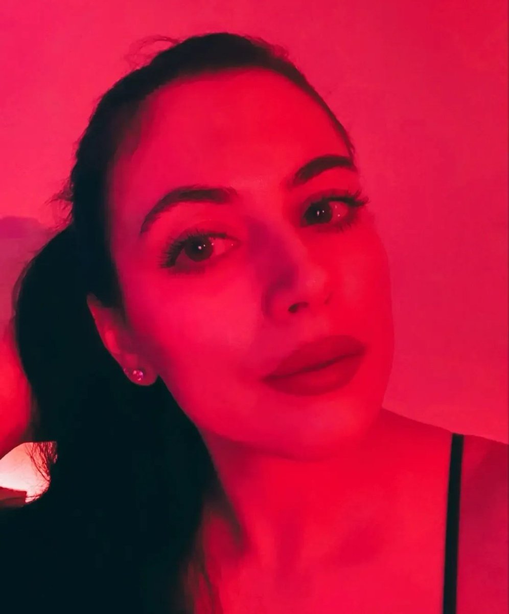 nobodihe's tweet photo. What's your favorite color?
Definitely " قرمز "🦦 https://t.co/ylAmQw4DCc