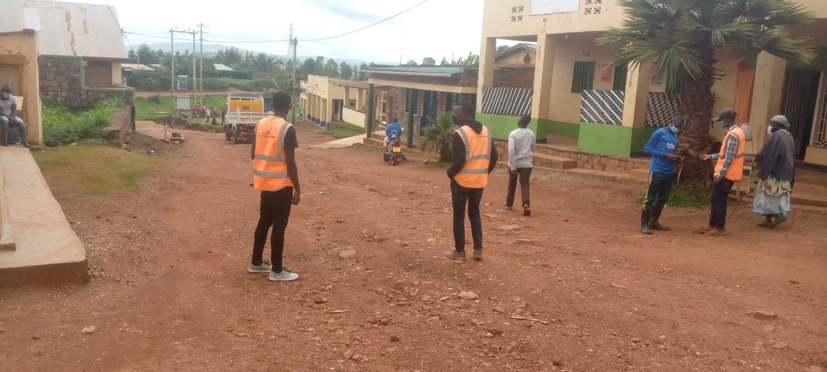RutareRyvcp's tweet photo. Uyumunsi tariki ya 11/5/2022
Abakorerabushake bo mu murenge wa Rutare muri gahunda yo kurwanya COVID-19 twakoze ubukangurambaga twibutsa abaturage kwikingiza byuzuye
@Gicumbi
@Rutare
@Youth_volunteers https://t.co/vzlYWNISnD