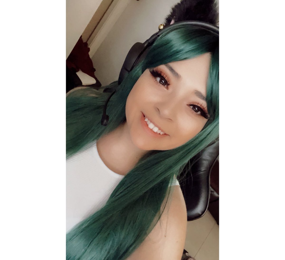 ItsUrGirlKitty's tweet photo. I’m live in 15 minutes! Getting into Fortnite on pc for the first time so swing by and check it out 💕 #Fortnite #twitchtv #GamersUnite https://t.co/C39cBKfKq3 https://t.co/tPOXk5NU08