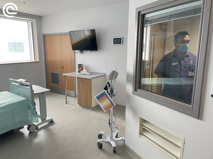 CCCNHS's tweet photo. Clatterbridge is enhancing its research capability with the launch of a dedicated unit.

The Early Phase Trials Unit has four in-patient beds, allowing us to increase experimental medicine and world-class research for cancer patients across the region. https://t.co/3RFpj5UFm1 https://t.co/7KeeybHZcD