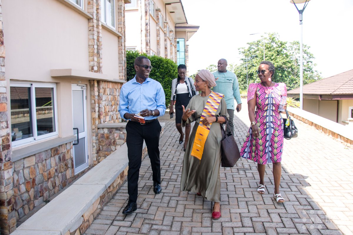 UNFPAGhana's tweet photo. .@UNFPA_WCARO Regional Director, @Amatavel pays working visit to @Ashesi to learn best ways to improve the agency of young people to become ‘ethical, entrepreneurial leaders’ in line with the mission of the educational institution.
 
#PutYoungPeopleFirst #ForTheGoodOfGhana🇬🇭 https://t.co/ZiCAeSbr5v