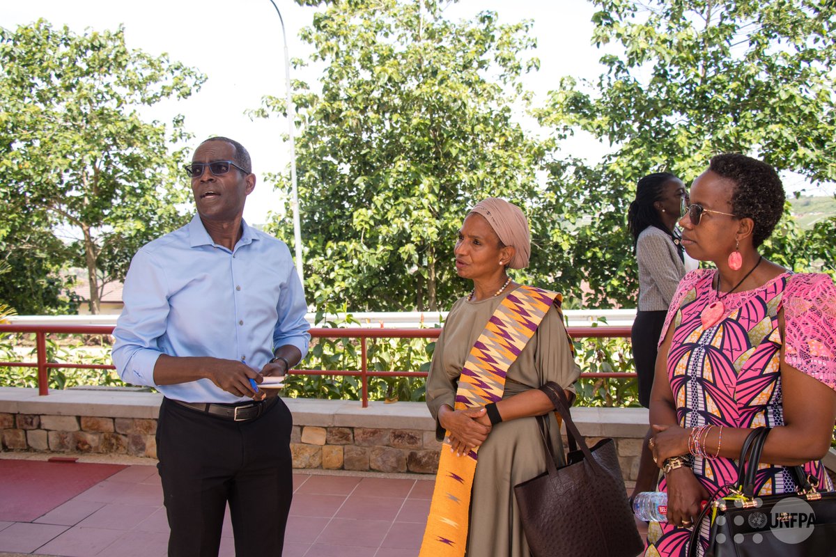 UNFPAGhana's tweet photo. .@UNFPA_WCARO Regional Director, @Amatavel pays working visit to @Ashesi to learn best ways to improve the agency of young people to become ‘ethical, entrepreneurial leaders’ in line with the mission of the educational institution.
 
#PutYoungPeopleFirst #ForTheGoodOfGhana🇬🇭 https://t.co/ZiCAeSbr5v